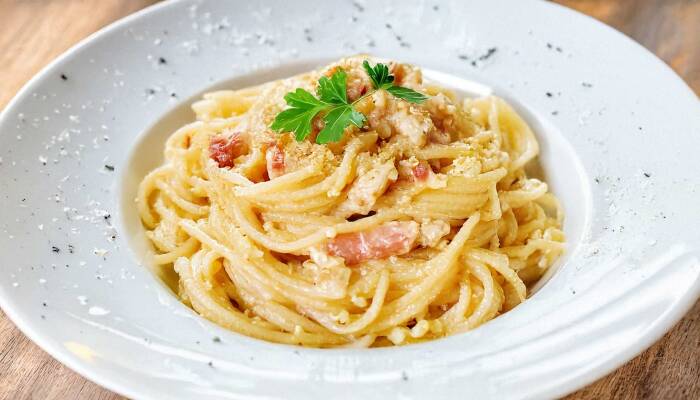 Perfekte Spaghetti Carbonara – Original Italienisches Rezept - Perfekte Spaghetti Carbonara – Original Rezept aus Italien